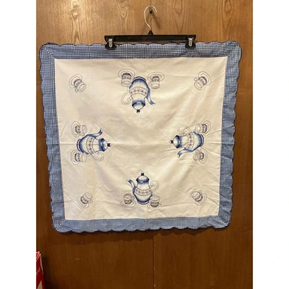 Teapot Tablecloth White/Blue Gingham‎ Cottagecore Square 32
